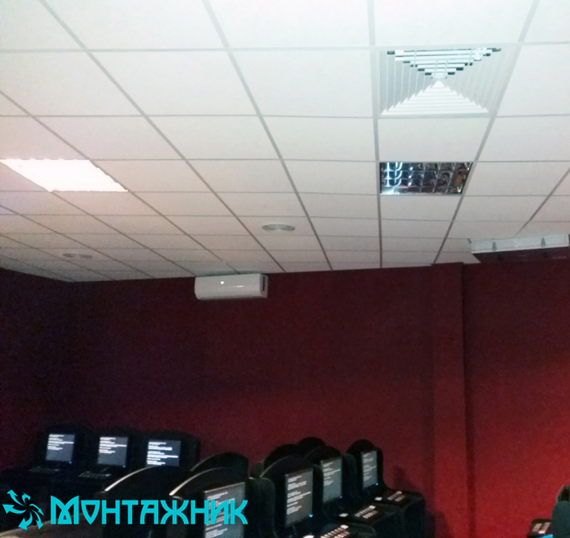 <span style="font-weight: bold;">Гральний зал&nbsp;</span><br>